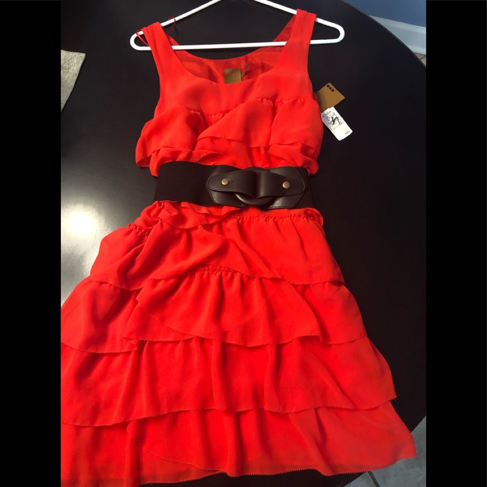 Brand New Ali Ro ruffle party dress w/ black belt